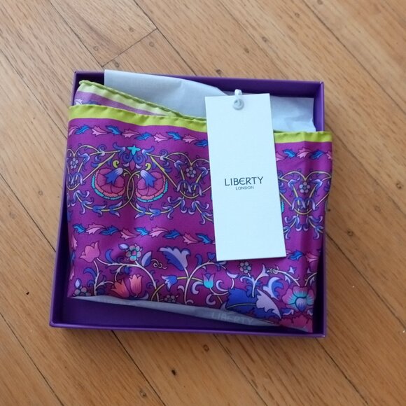 Lodden 45 x 45 Silk Neckerchief - Picture 1 of 2